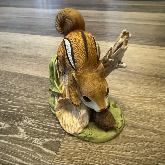Vintage Homco Porcelain Figurine Chipmunk and Turtle on a Log #8882 - Picture 2 of 5